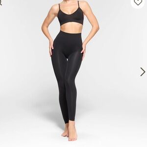 Skims Smoothing Seamless Legging